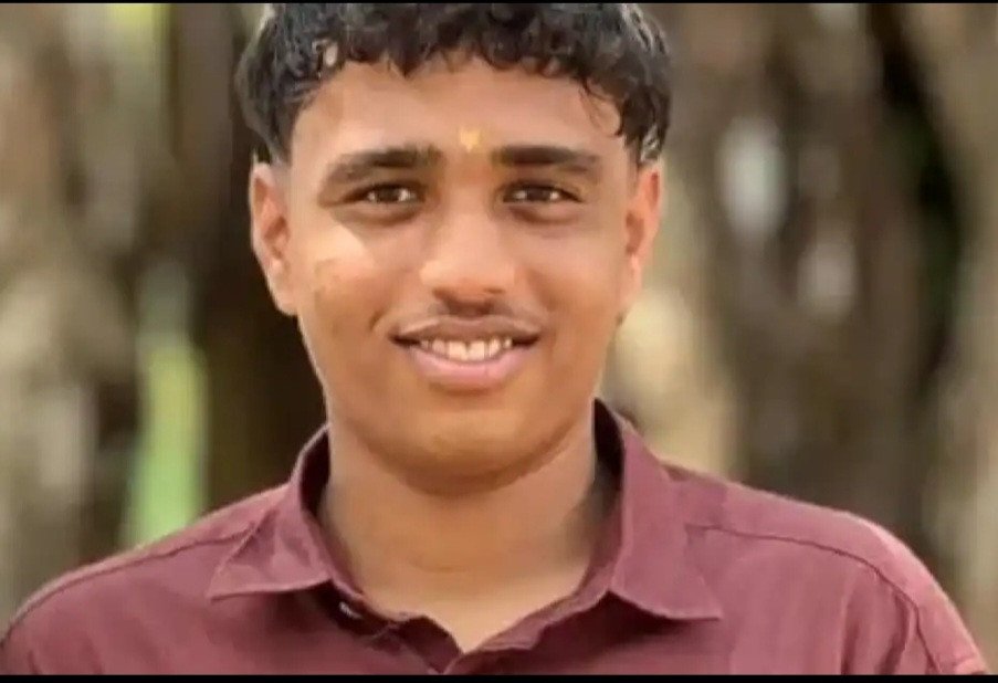 16 കാരന്റെ മരണം; അപകടം യൂട്യൂബ് നോക്കി പടക്കം പൊട്ടിക്കുന്നതിനിടെ !