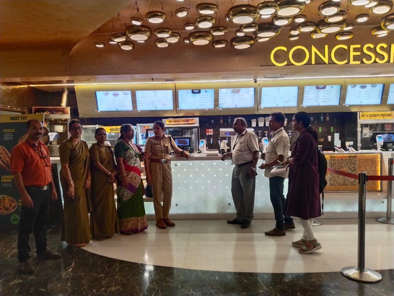 മൾട്ടിപ്ലക്സ് തീയറ്ററുകളിലും മറ്റ് തീയറ്ററുകളിലും ഭക്ഷ്യ പൊതുവിതരണ വകുപ്പ്  പരിശോധന നടത്തി