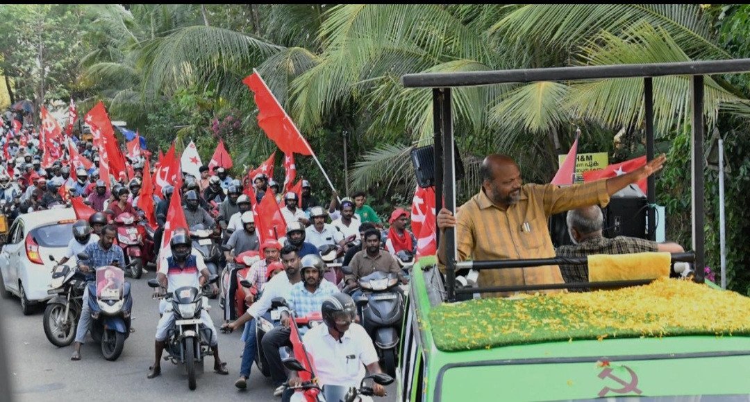 വീഥികളെ ചെങ്കടലാക്കി റൈഡ് ഫോർ പി രാജീവ്