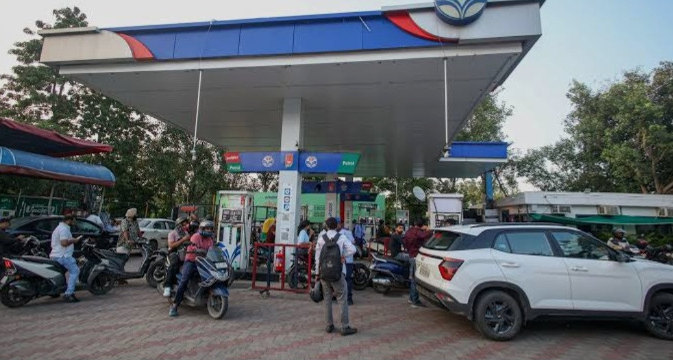 സംസ്ഥാറത്ത് പെട്രോളിന്  നിയന്ത്രണം