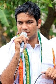 പി സി ജോർജിനും ഷോണിനും മറുപടിയുമായി ഹൈബി ഈഡൻ
