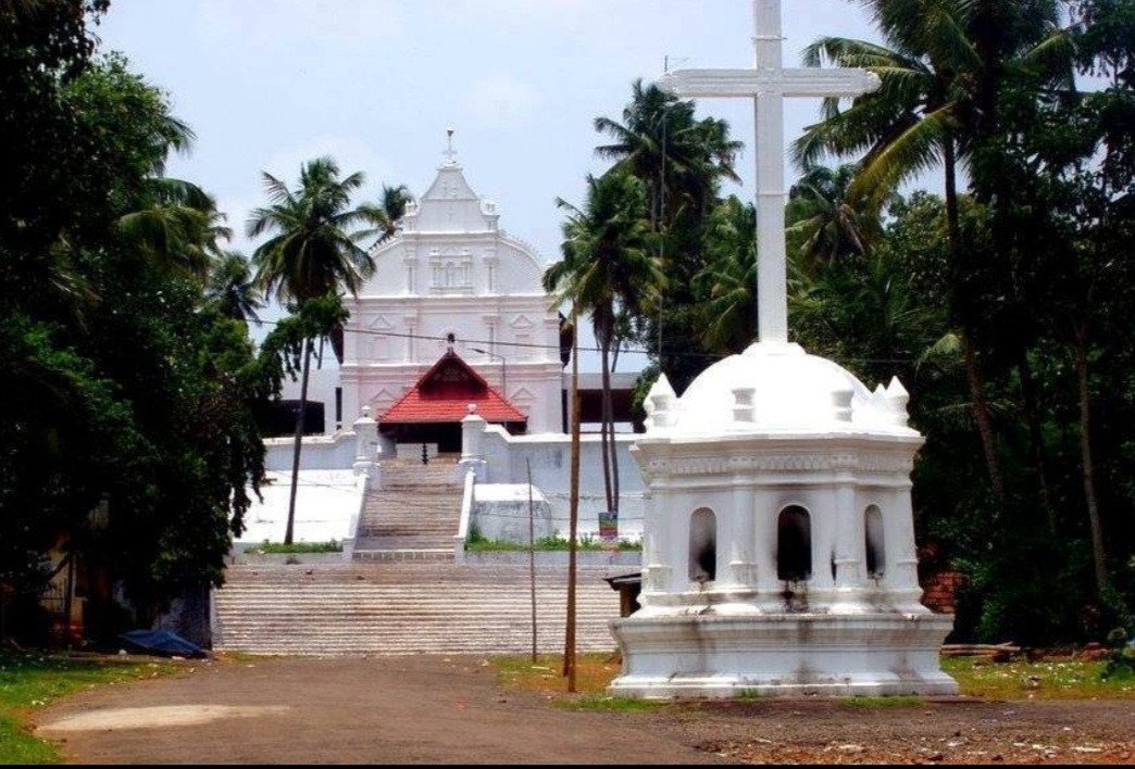 സ്നേഹമാതൃകക്ക് കയ്യടി നേടി  കടമറ്റം പള്ളി