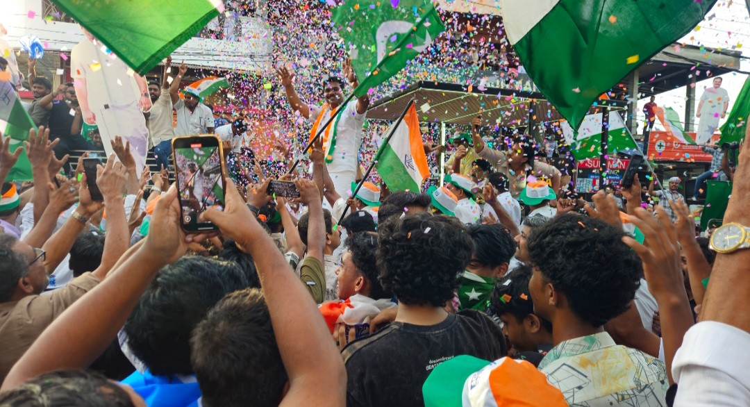 യുഡിഎഫ്  പ്രവർത്തകരിൽ ആവേശം വാനോളമുയർത്തി സൗത്ത് കളമശേരിയിൽ കൊട്ടിക്കലാശം