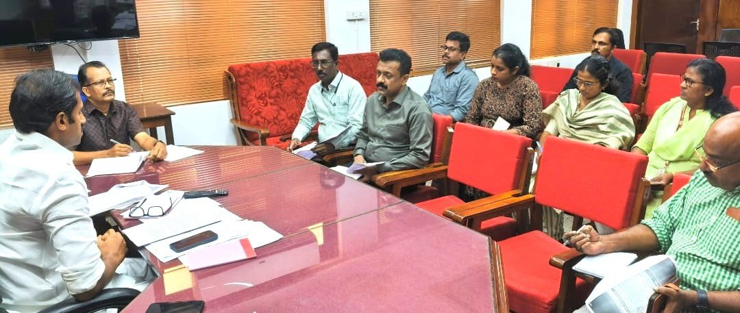 മുന്‍ഗണനാ റേഷന്‍ കാര്‍ഡ്്: മാനദണ്ഡം പുതുക്കി റിപ്പോര്‍ട്ട് നല്‍കാന്‍ നിര്‍ദ്ദേശം നല്‍കി മന്ത്രി അനൂപ് ജേക്കബ്